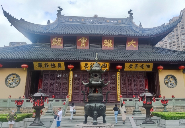 the Jade Buddha Temple