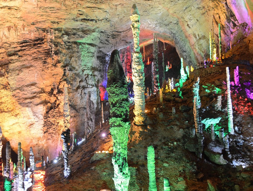 Yellow Dragon Cave in Zhangjiajie