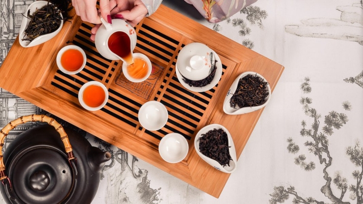 An initial, seemingly friendly approach by a local is often the start of a teahouse scam.