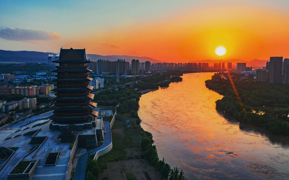 Climb Yellow River Tower