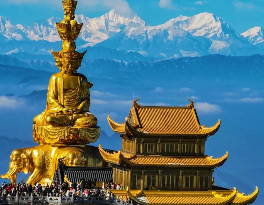 chengdu summer emei mountain