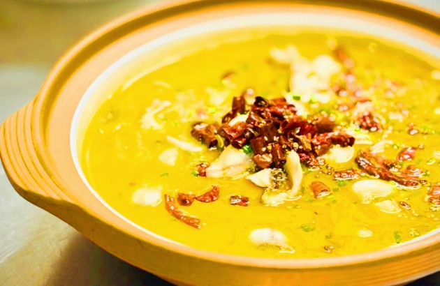 zhangjiajie tujia sour fish soup
