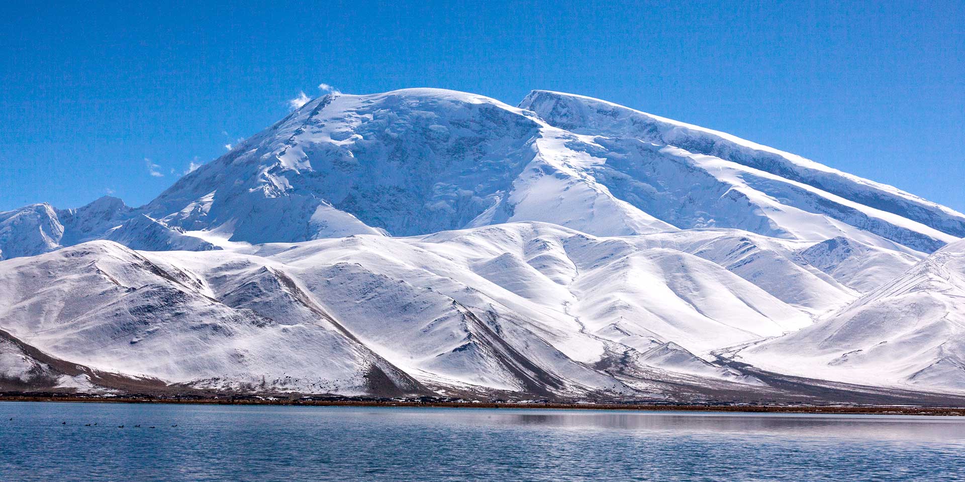Karakul Lake