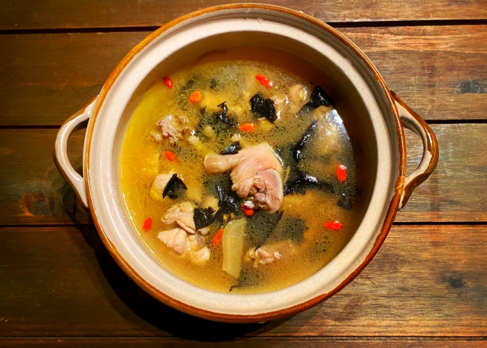 Stewed Chicken with Stone Ear Mushrooms