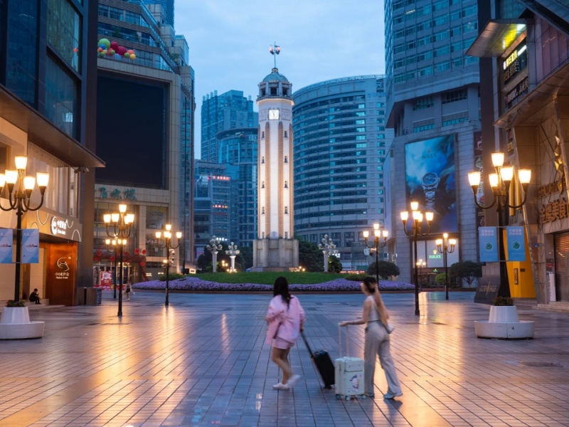 Strolling at Jiefangbei