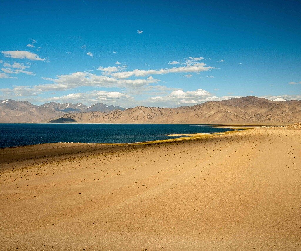 Karakul Lake