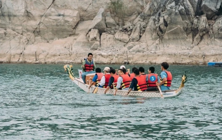 Beijing Dragon Boat Lake