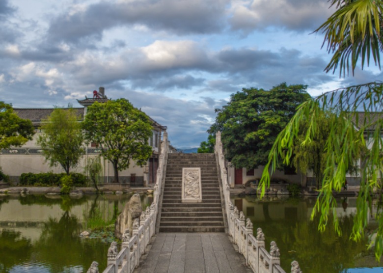 Xizhou Ancient Town Bridge