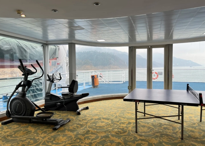 Yangtze river cruise in Winter