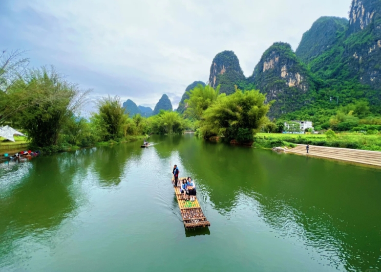 Yulong River Bamboo-Rafting