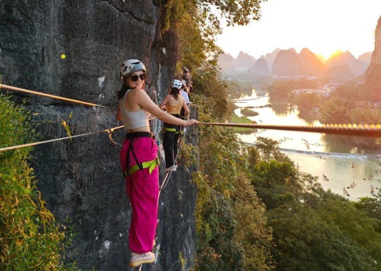 climbing in Yangshuo