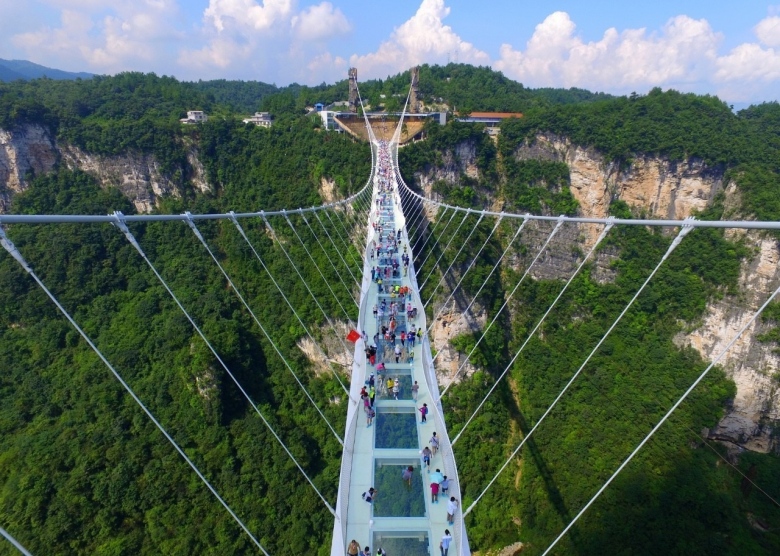 zhangjiajie glass bridge
