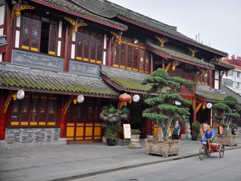 A tranquil morning scene near Wenshu Monastery