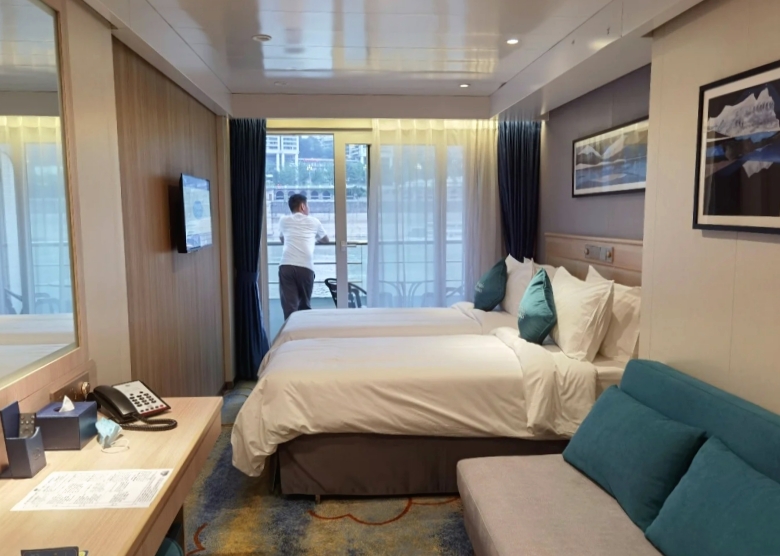 Cable Room in Victoria Sabrina