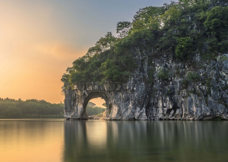 Ultimate Guide to Elephant Trunk Hill: Unveil Guilin’s Majestic Icon