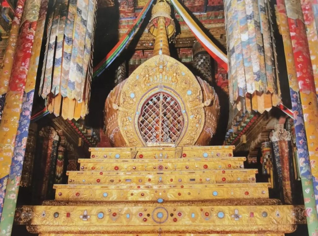 Fifth Dalai Lama’s Stupa