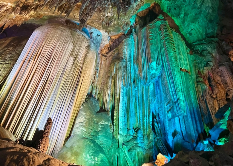 Furong Cave in Chongqing: China’s Stunning Natural Treasure
