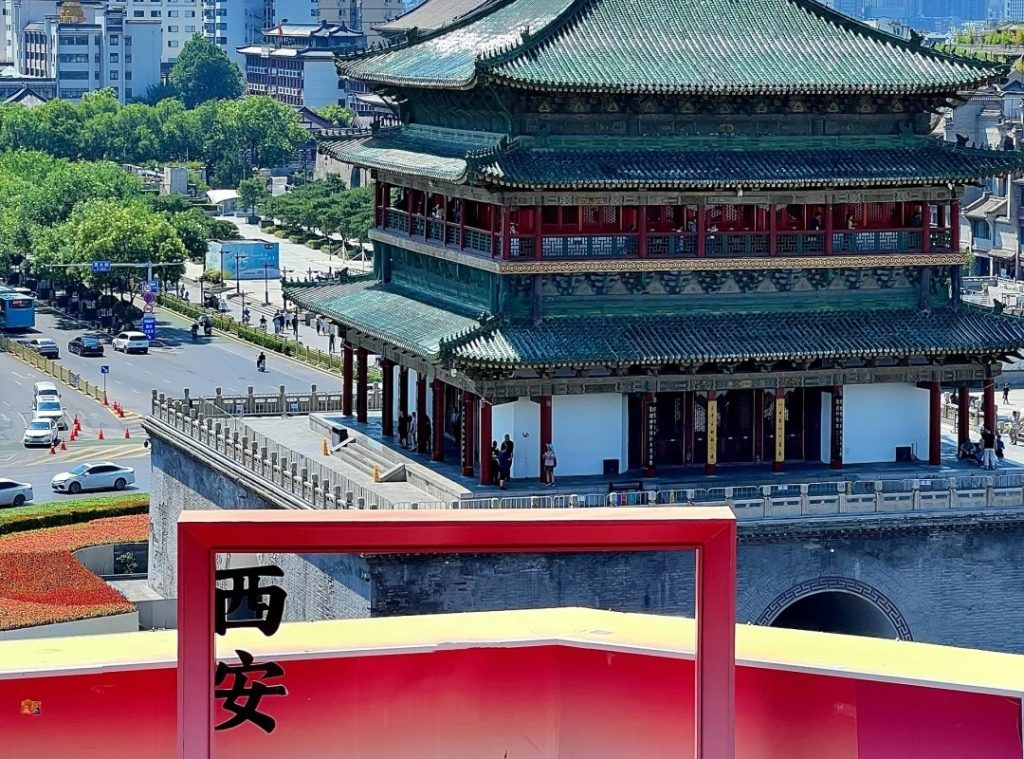 Kaiyuan Mall’s 5th-floor viewing platform.