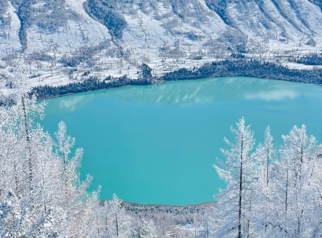 Kanas Lake in winter