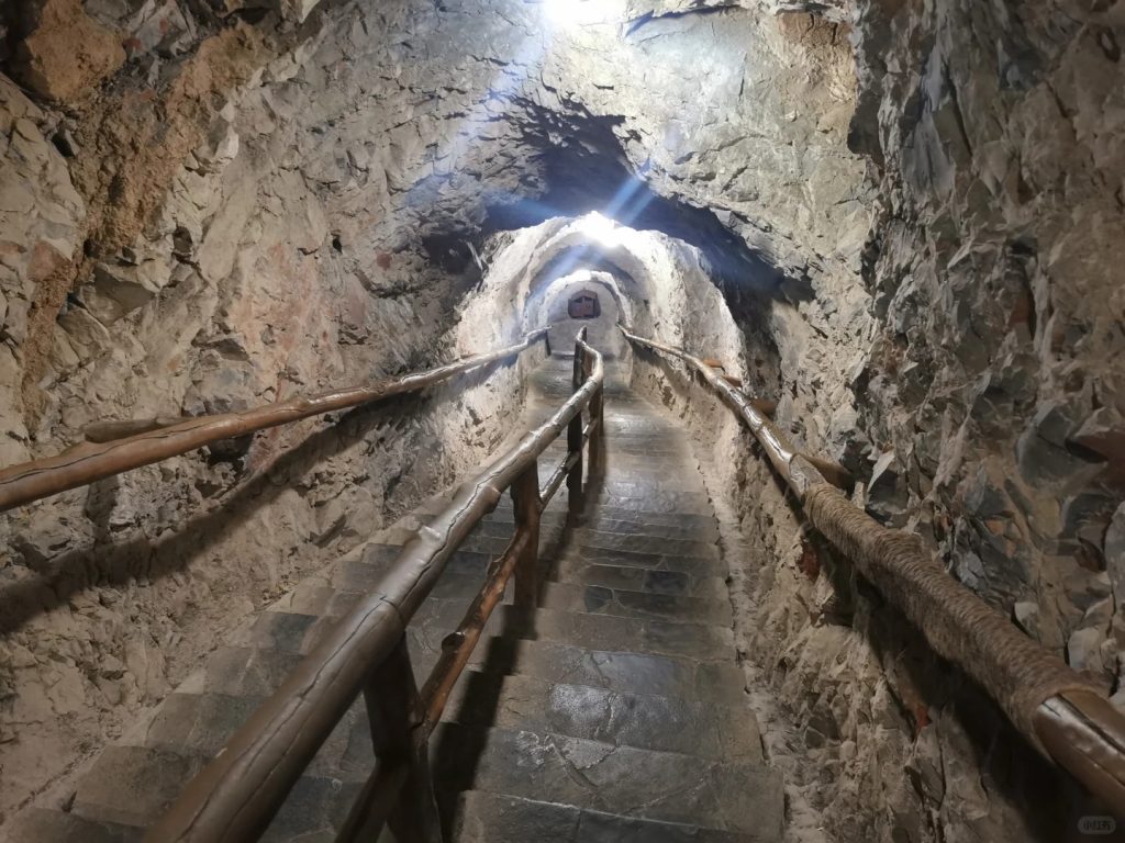 Longshui Gorge Ground Fissure.