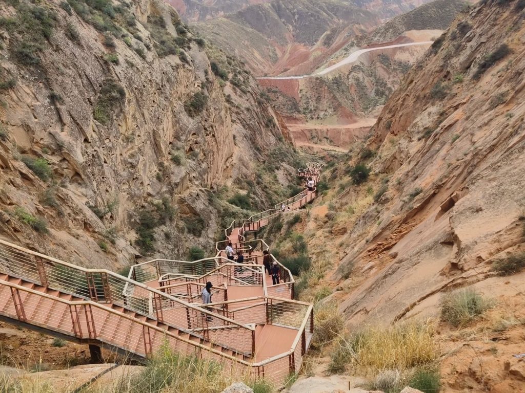 Red Cliff Trail (Short Hiking)