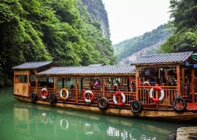 Shenquan Lake Boat Ride