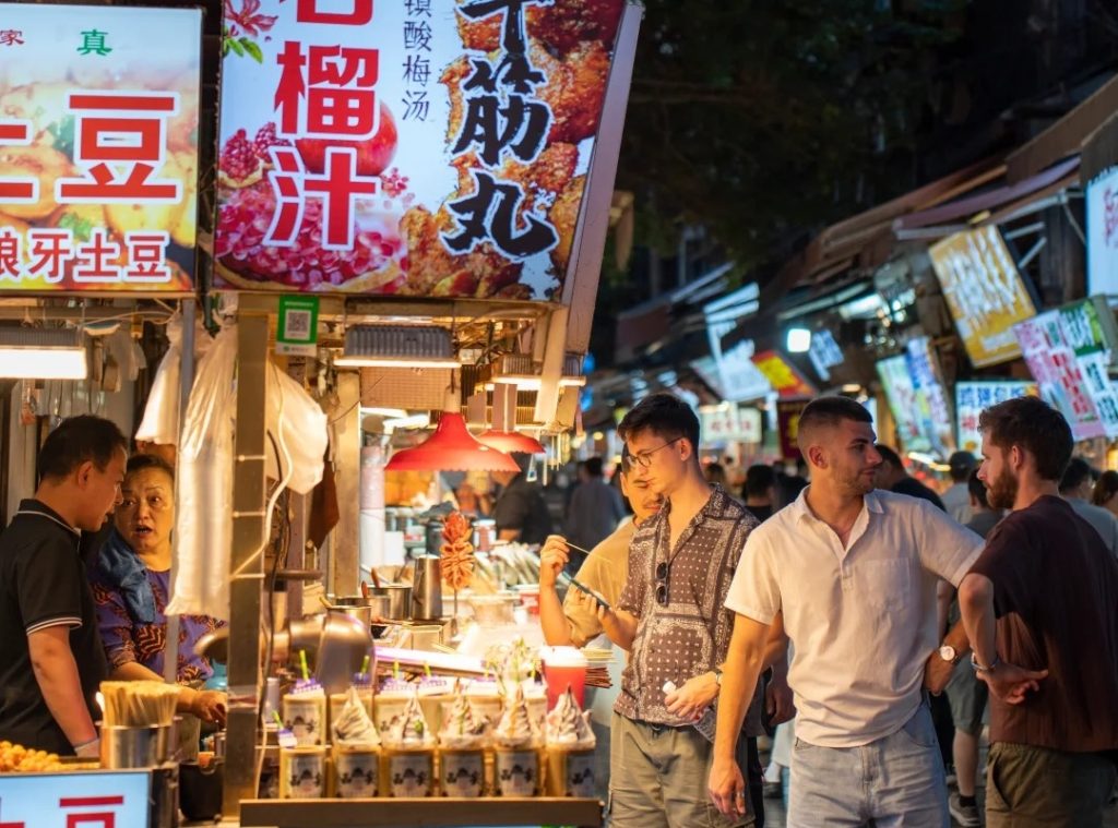 Street Food Paradise in Xi'an's Muslim Quarter