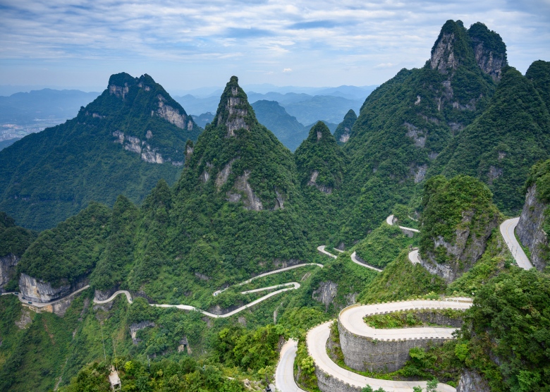The Avenue of 99 Bends