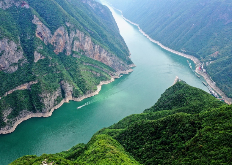 Upstream Yangtze River Cruise