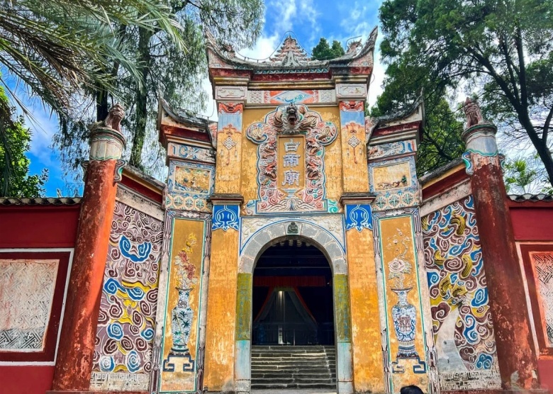 White Emperor City