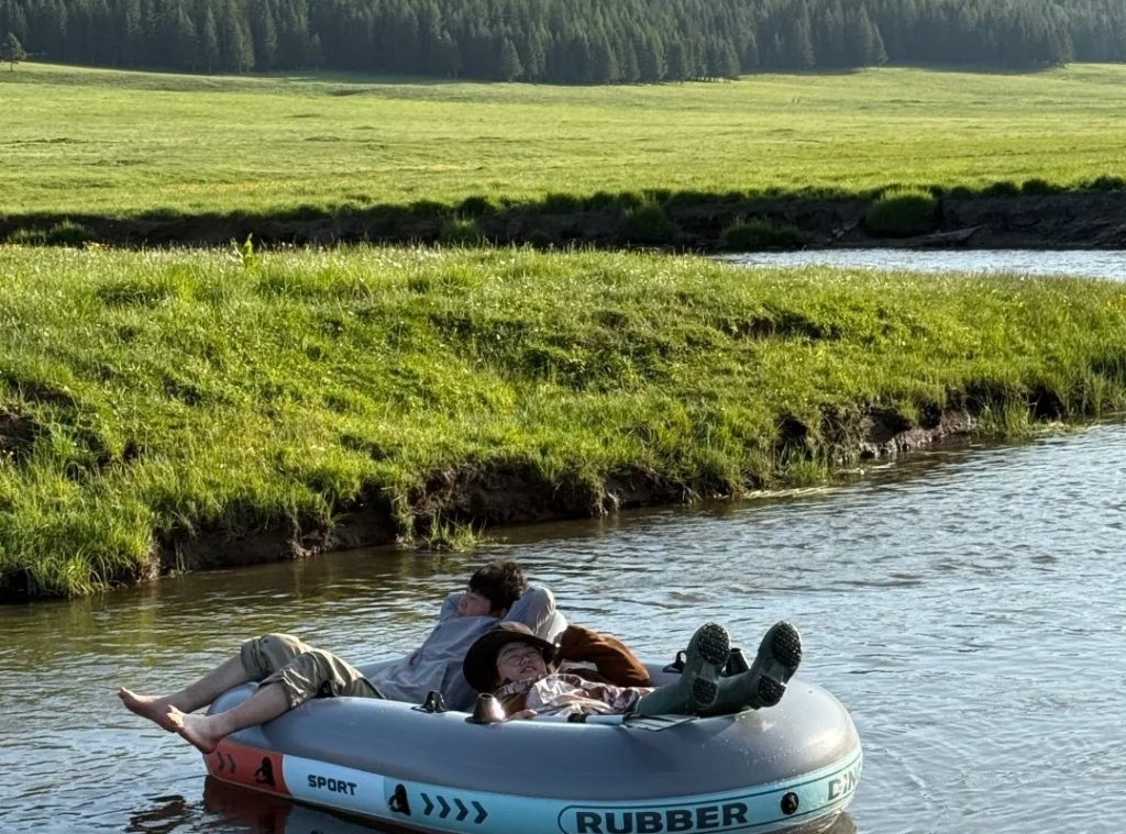 Rafting along the Hemu River
