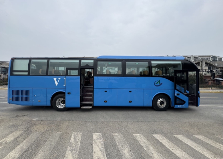 Luxury 37-Seater Vehicle
