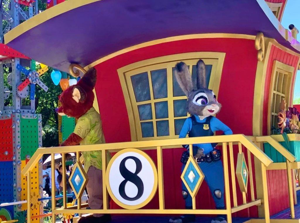 Shanghai Disneyland Resort Shows