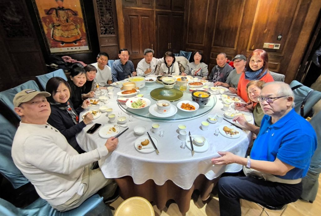 Guests enjoying dinner in Xi'an