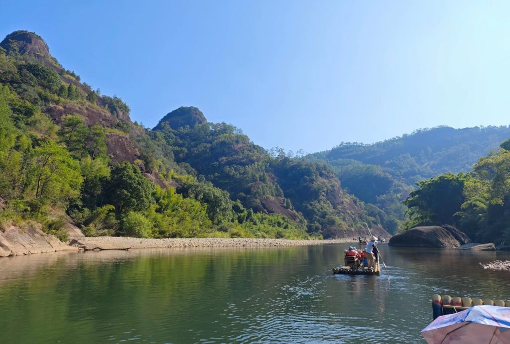 A cruise along the Li River from Guilin to Yangshuo