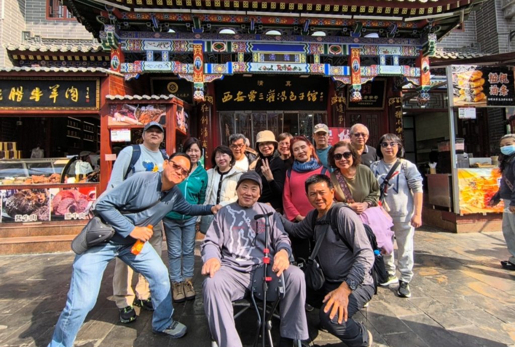 Experience the cuisine on Hui Muslim Street