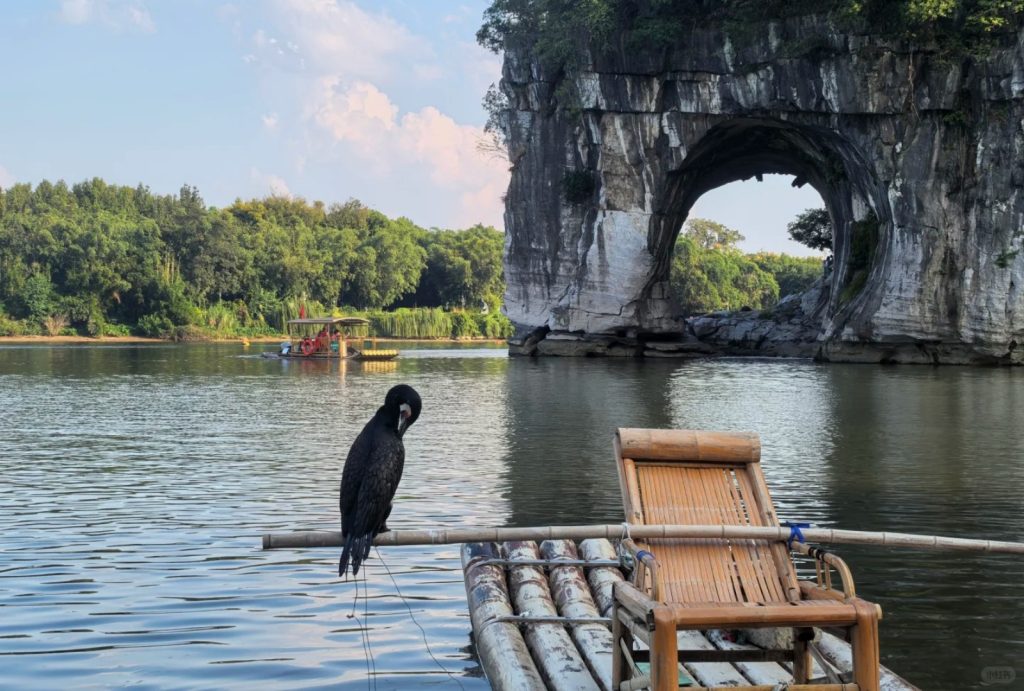 The place to take a bamboo-raft photo