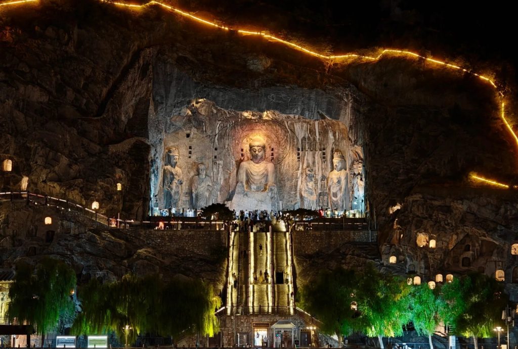 Visiting the Longmen Grottoes at night
