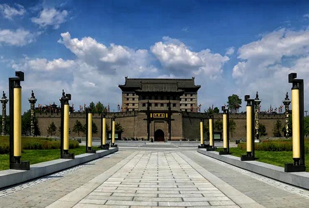 Yongning Gate of Xi'an City Wall in daytime