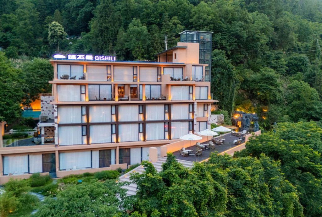 Zhangjiajie Qishi Li Cave Homestay