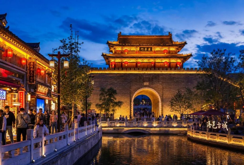 Lijing Gate illuminated at night in Luoyang Old Town
