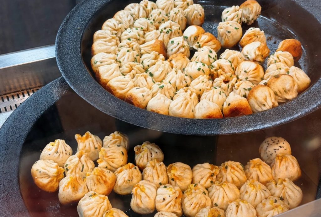 shengjian bao (pan-fried buns)